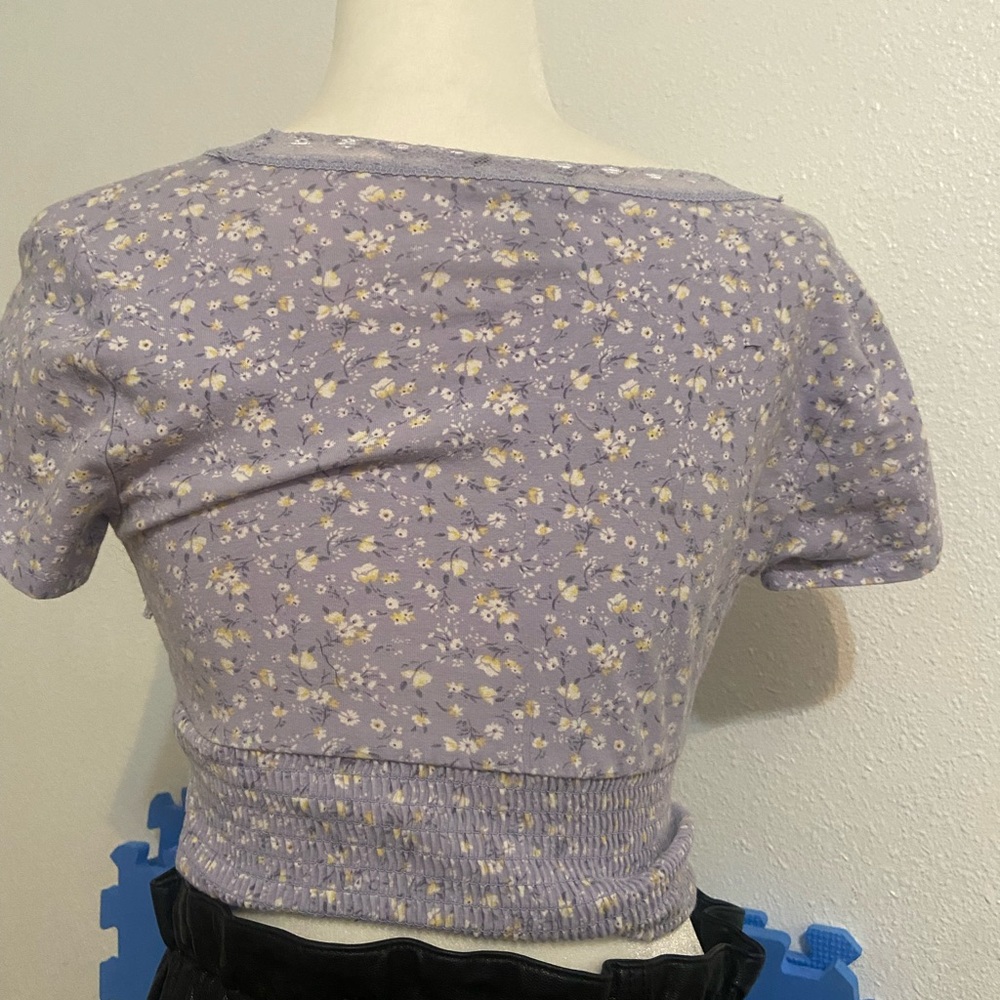 Lavender top - Picture 2 of 2